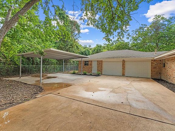 3rd image of 11514 Dakar Drive