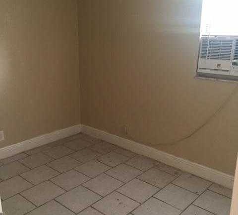 3rd image of 232 NW 12th St APT 4