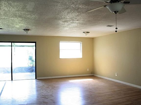 4th image of 1410 Coppertree Dr