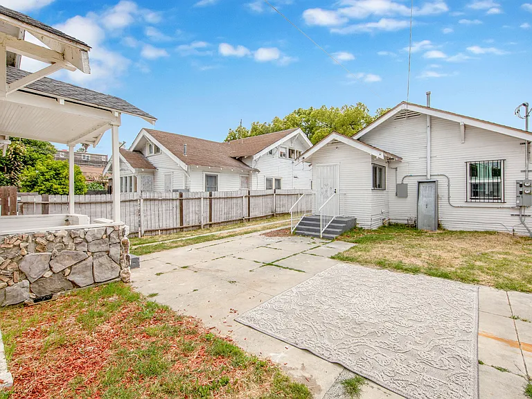 3959 S Halldale Ave — Photo 11