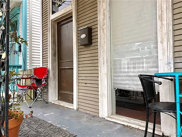 1st image of 332 S Clark St