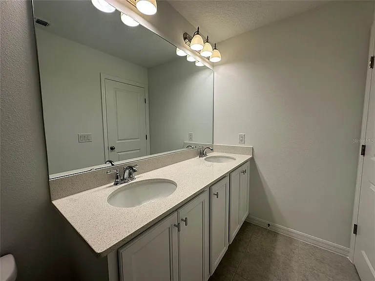 6541 Cyrils Dr — Photo 19