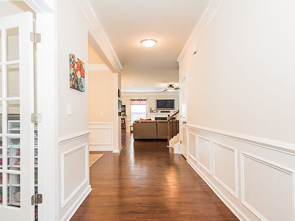 3rd image of 114 E Heart Pine Ln