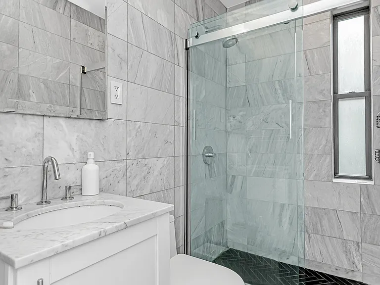 421 W 21st St #1D — Photo 6