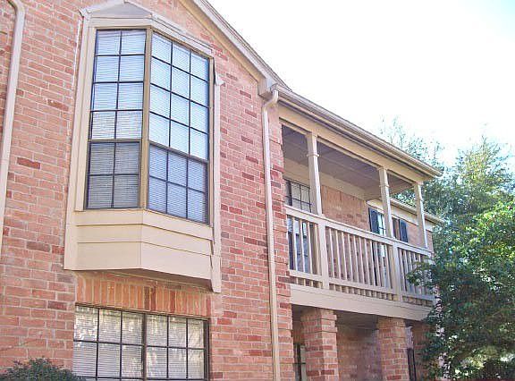 Balcony of this Upsatirs Unit