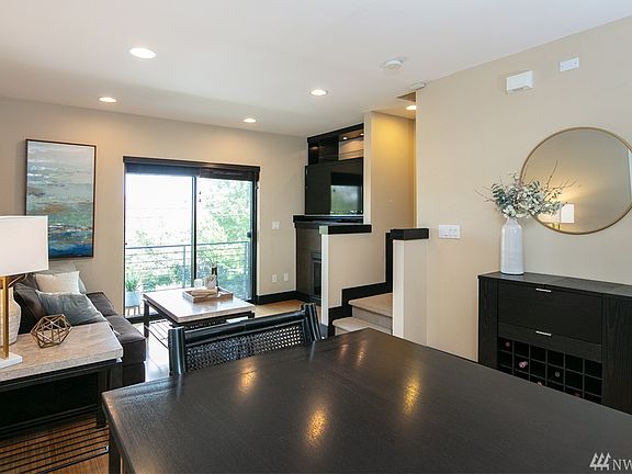 5th image of 2018 Franklin Ave E Unit A