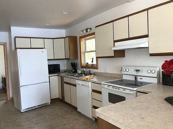 3rd image of 125 E Stager Lake Dr