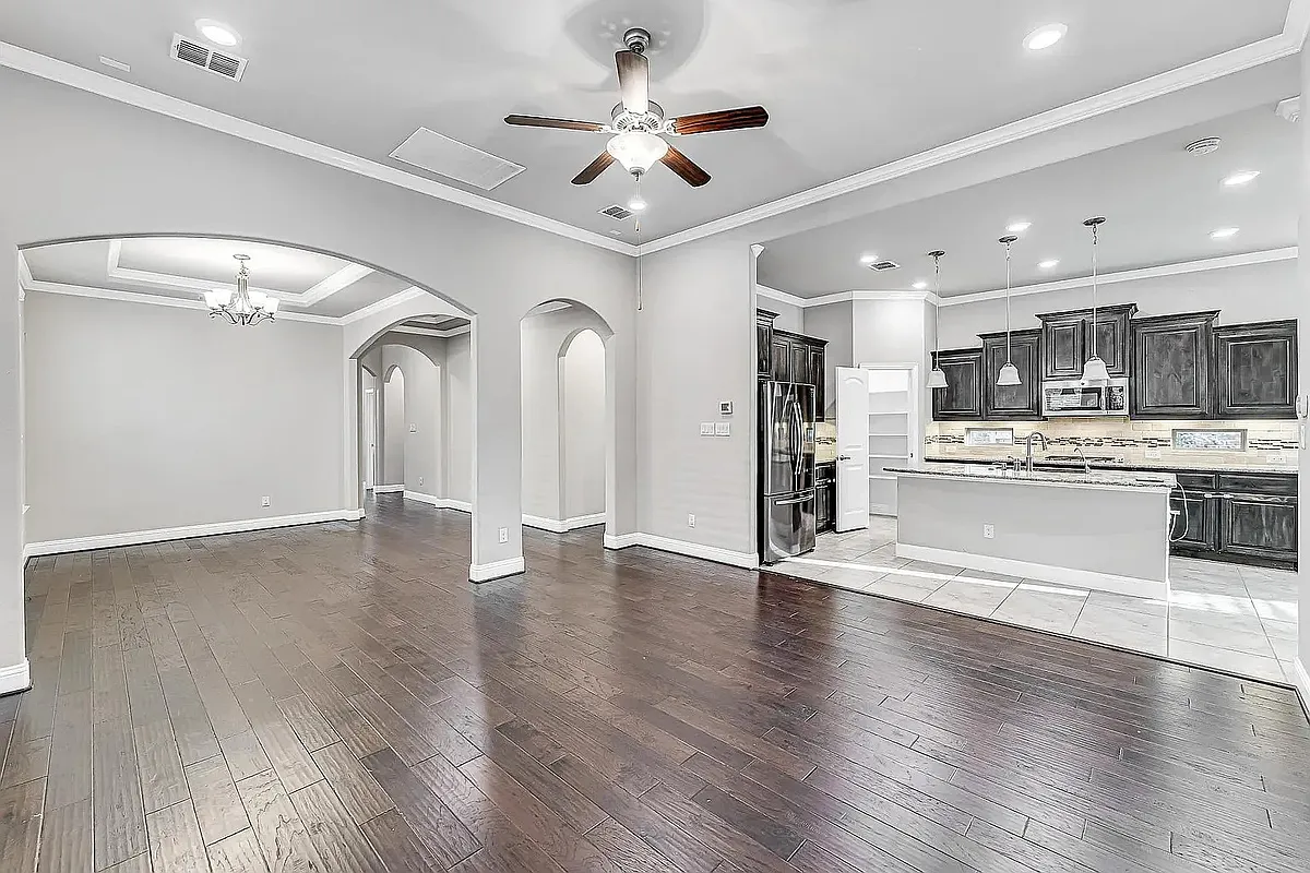 Building Photo - 7023 Mammoth Dr