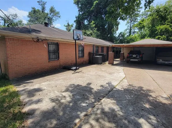 513 Van Molan Street, Houston, TX 77022