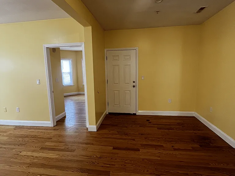 126 Armandine St #2 — Photo 5