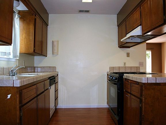 2nd image of 4245 W Fairview Ave
