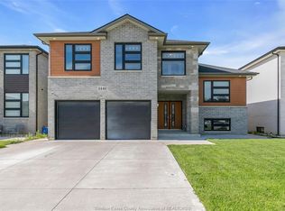 1446 Rockport St, Windsor, ON N9G0B5