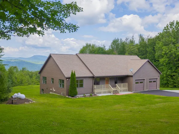 101 Shawnee Drive, Farmington, ME 04938