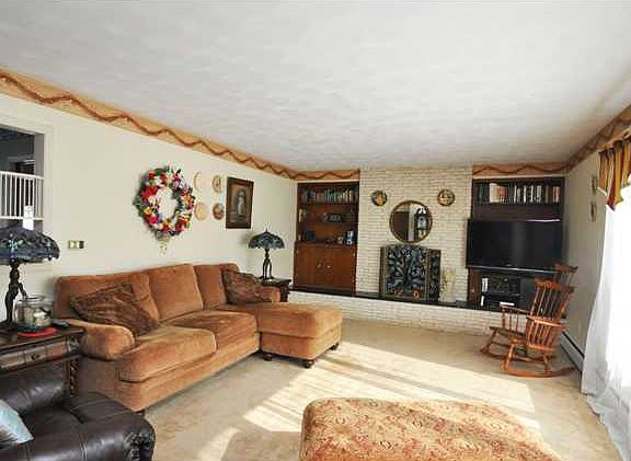 4th image of 2768 Nichols St