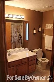 Master bathroom (jetted tub)