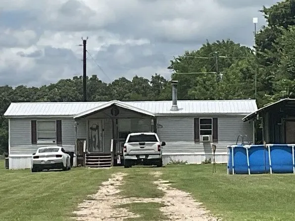 456 Rs County Rd #3328, Emory, TX 75440