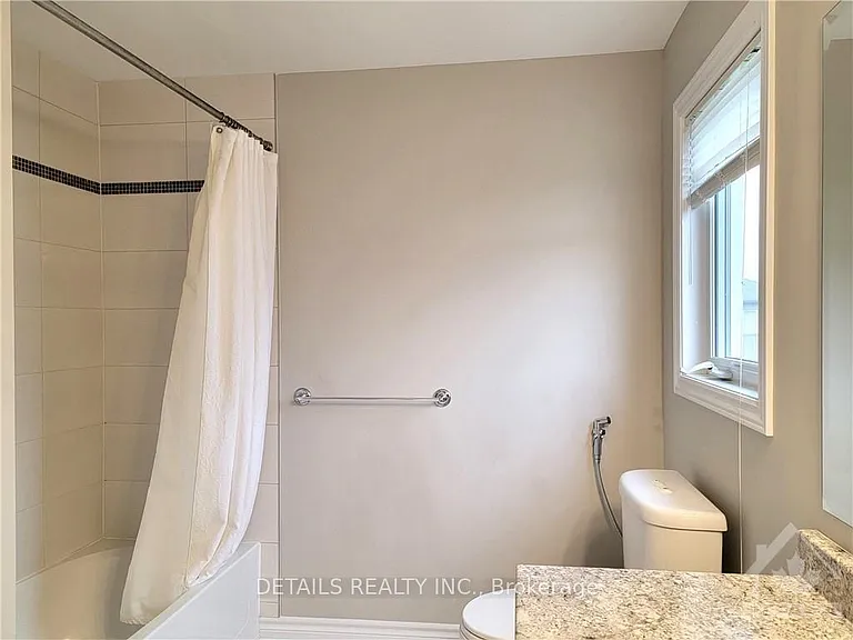 251 Saddleback Cres — Photo 28