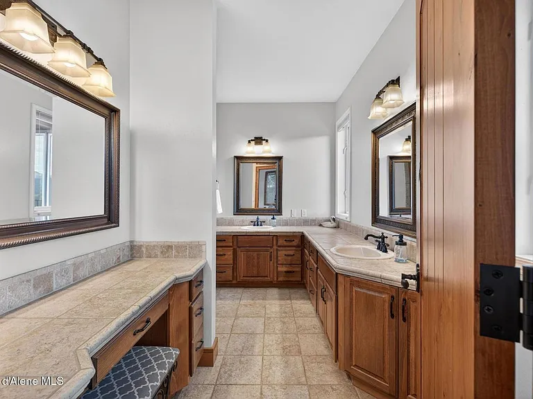 37371 E Hayden Lake Rd — Photo 24