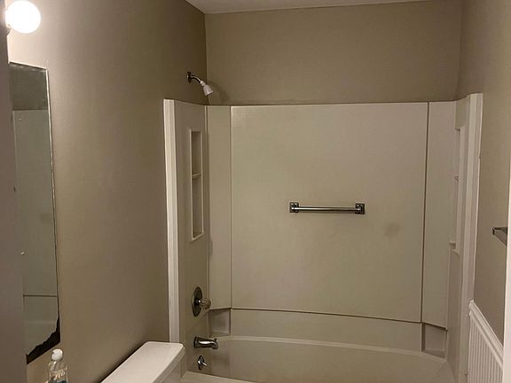 4th image of 325 Woodham Ct