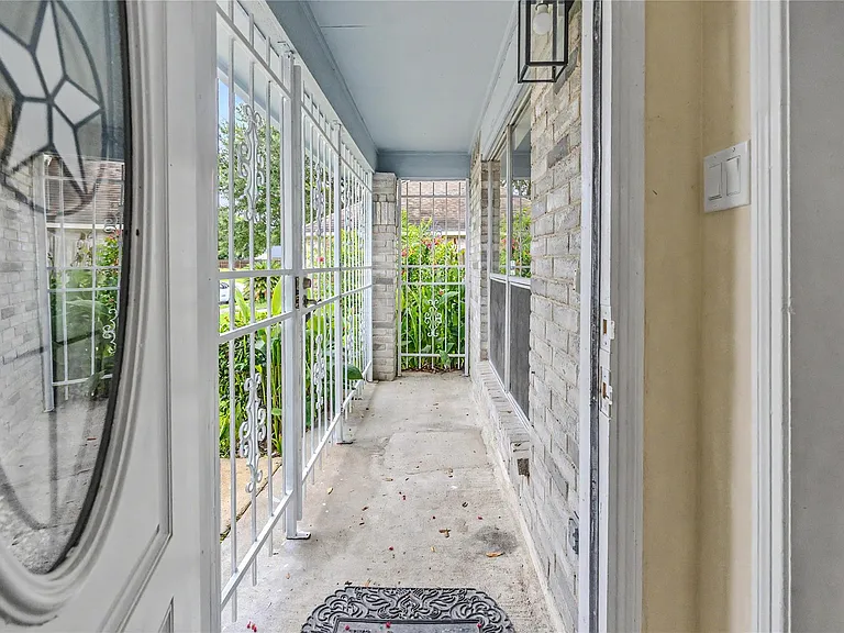 7907 Chancel Dr — Photo 5