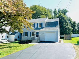 25 Crestwood Rd, West Hartford, CT 06107