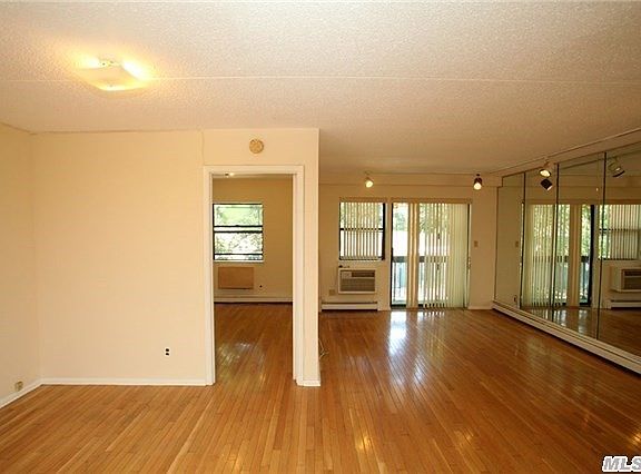4th image of 7117 Park Ave