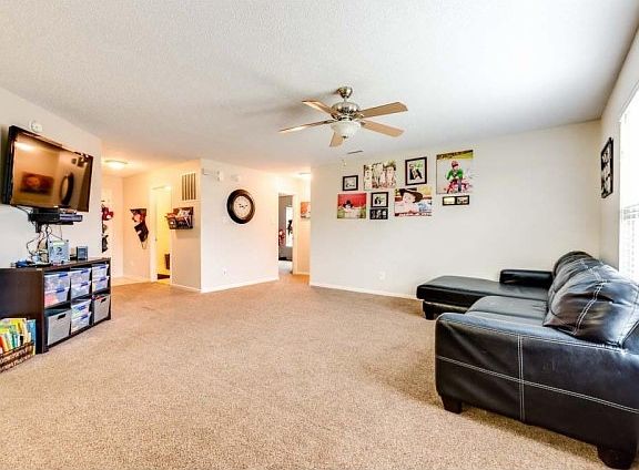 4th image of 585 Waterford Way