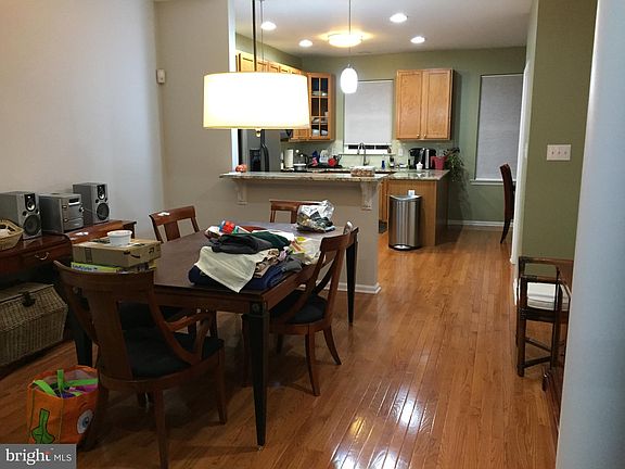 4th image of 44 Livingston St