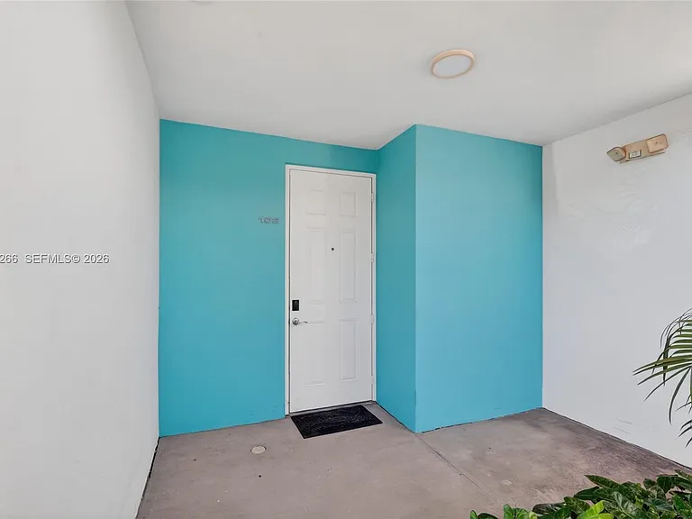 652 NE 63rd St #103 — Photo 2