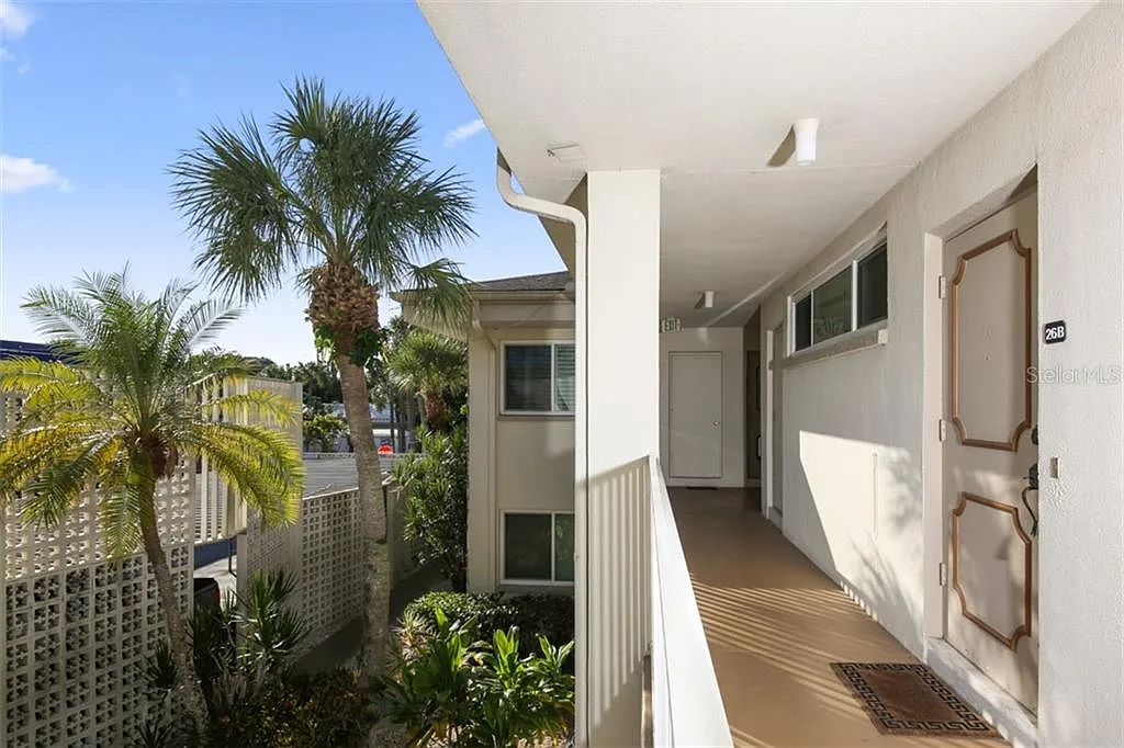 2 bed, 1034 sqft, $6,000 — Photo 4