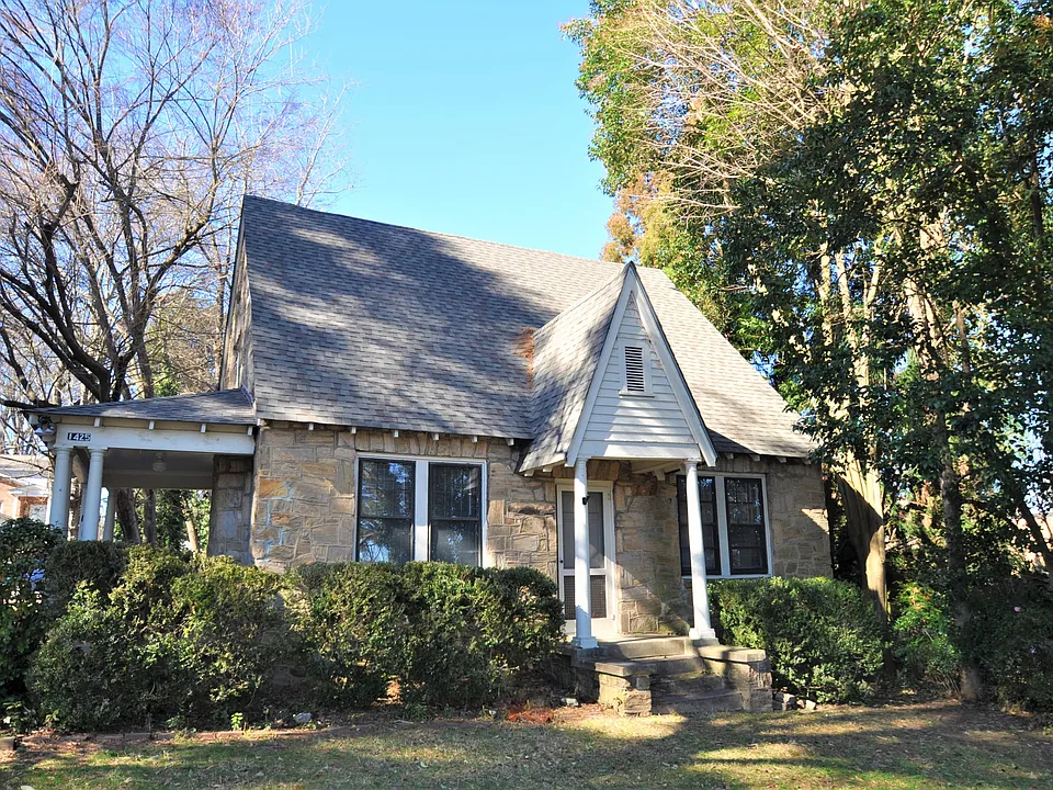 1425 Wake Forest Rd
