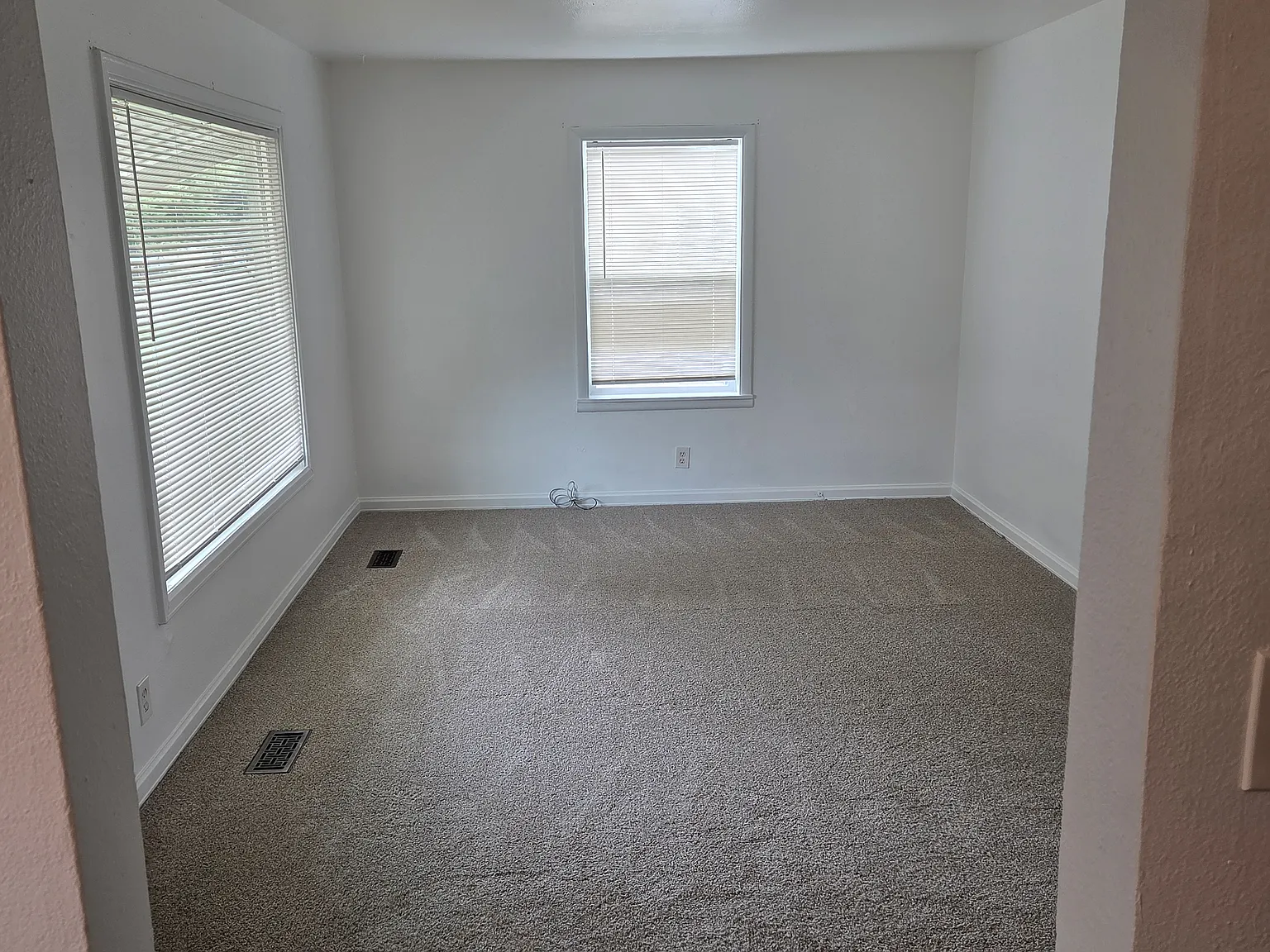2 bed, 744 sqft, $1,500 — Photo 4