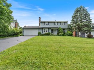 205 Pear Tree Dr, Camillus, NY 13031