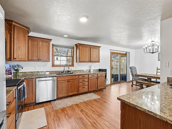 4th image of 300 1/2 W Park Ave