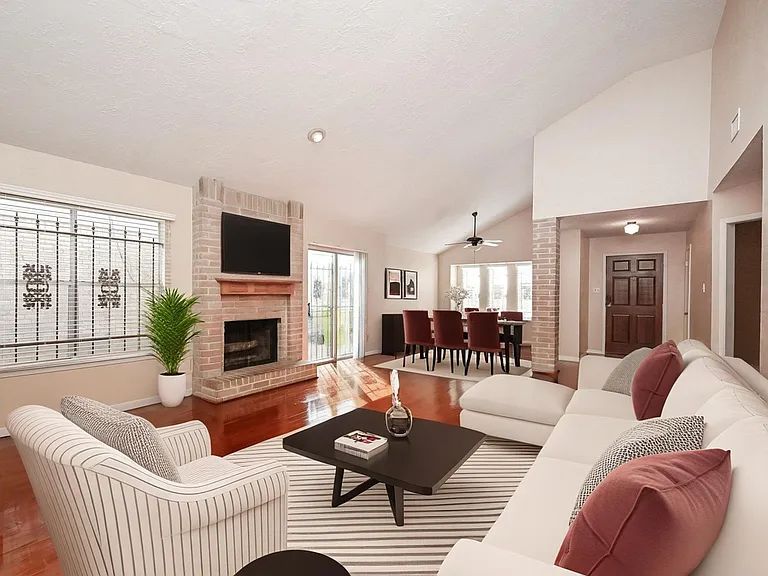 7918 Chancel Dr — Photo 3