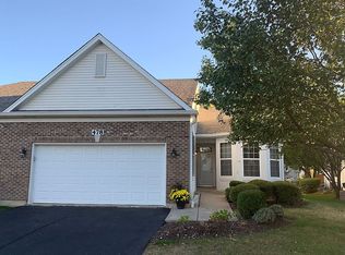 478 Woodhill Dr, Carol Stream, IL 60188