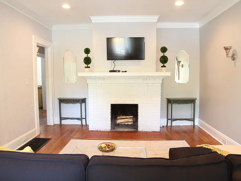 1721 Monroe Dr NE — Photo 6