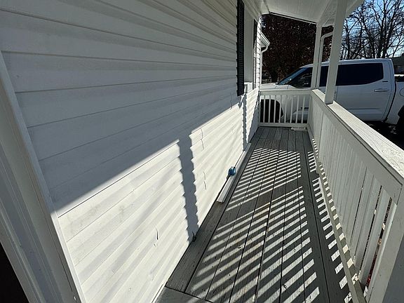3rd image of 958 Kinzel Dr