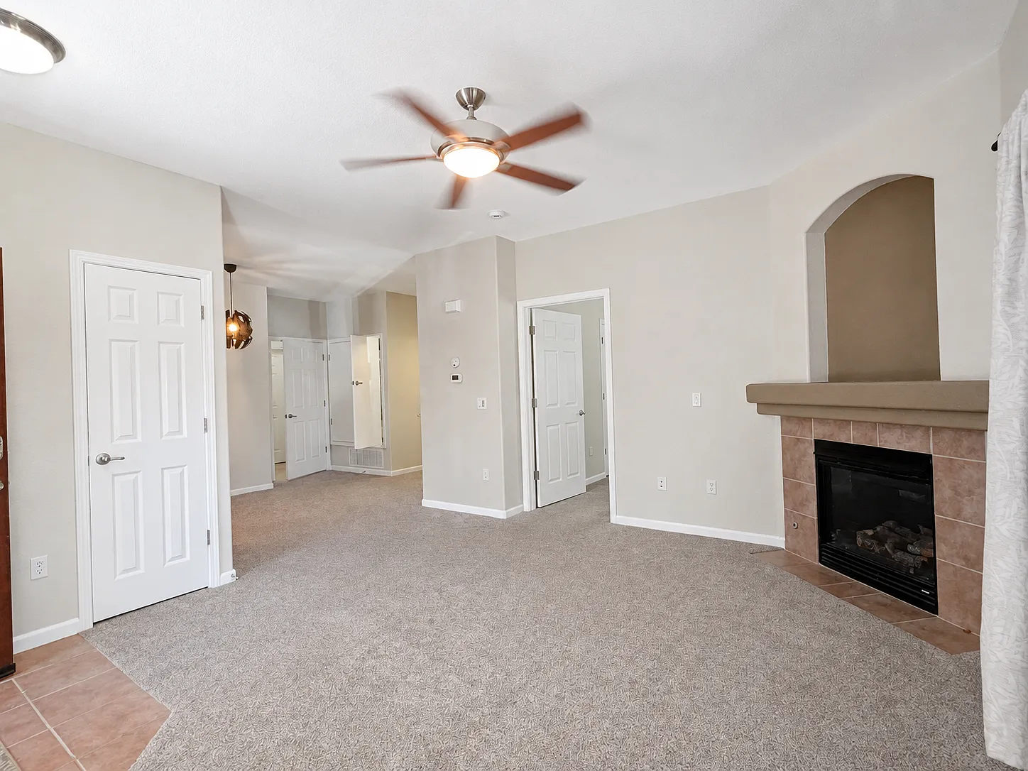 2 bed, 2.0 bath, 1084 sqft, $1,995 — Photo 3