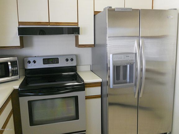 3rd image of 4702 W Villa Theresa Dr