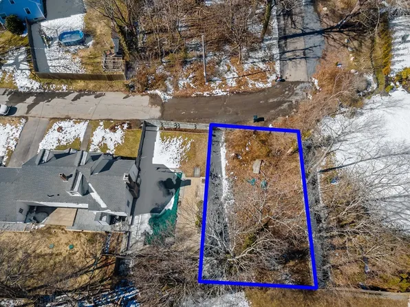 0 Wendell St #L-105, Swansea, MA 02777