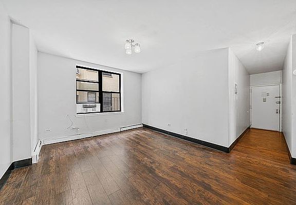 5th image of 707 Saint Nicholas Ave #4