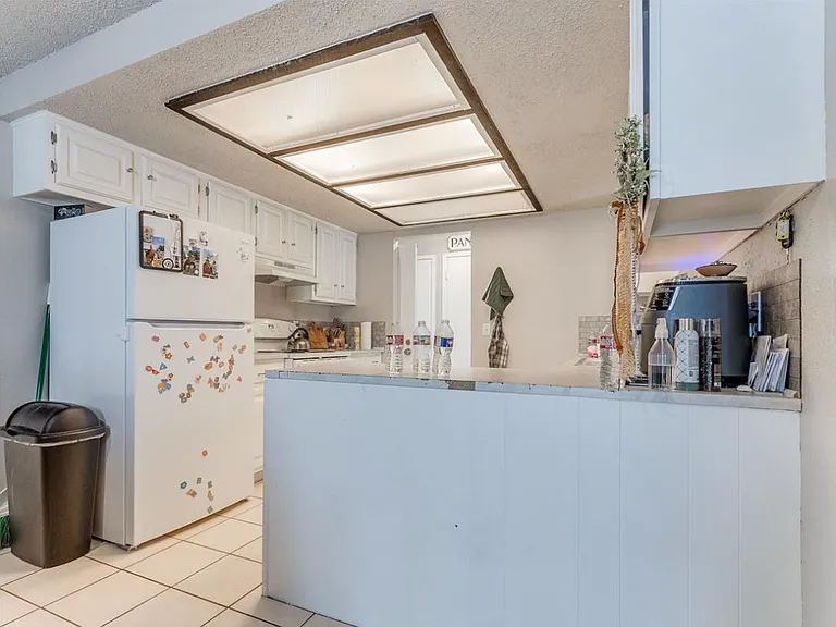 6916 Woodlake Dr #6920 — Photo 10