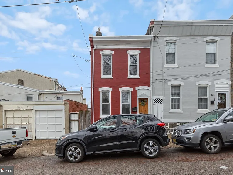 105 W Salaignac St — Photo 32