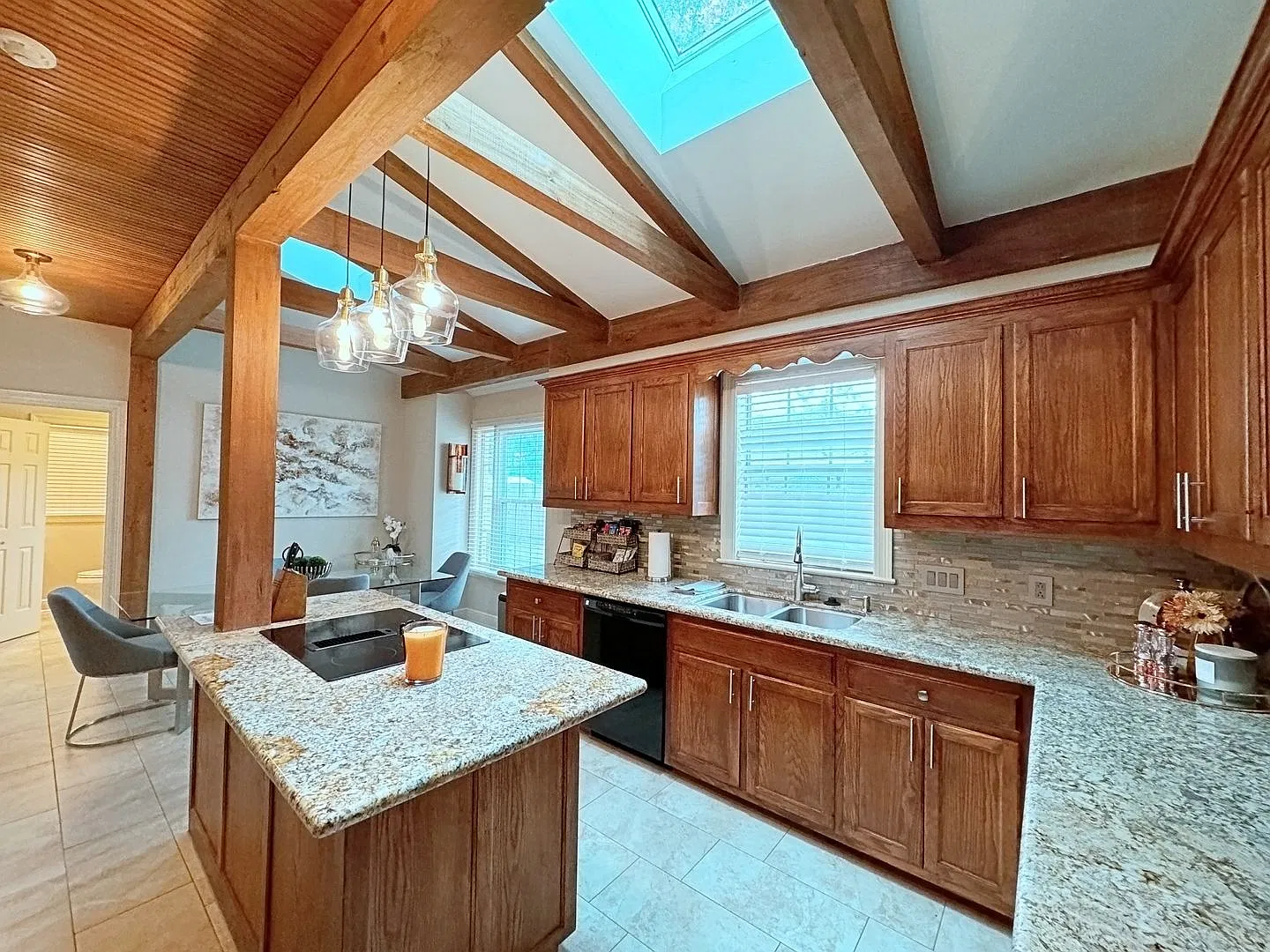 Beautiful Furnished home off Perkins Rd | Available Feb 2027! — Photo 4