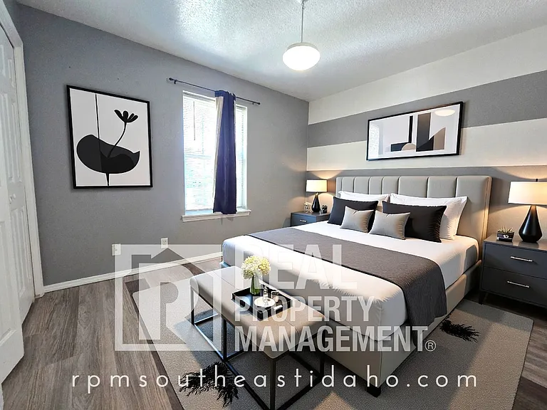 2803 E Chasewood Dr — Photo 4
