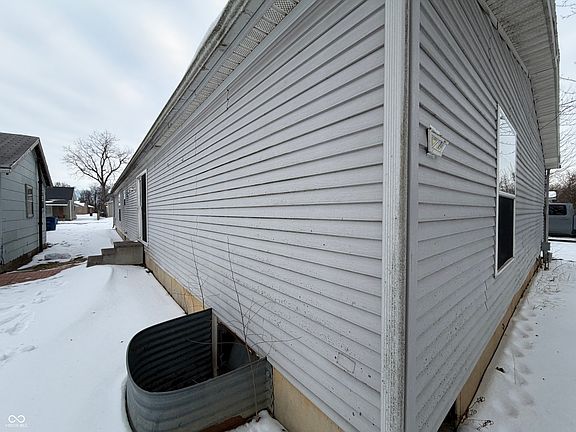 5th image of 1501 W 7th St