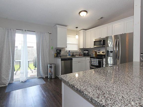 4th image of 3328 Waterman Rd