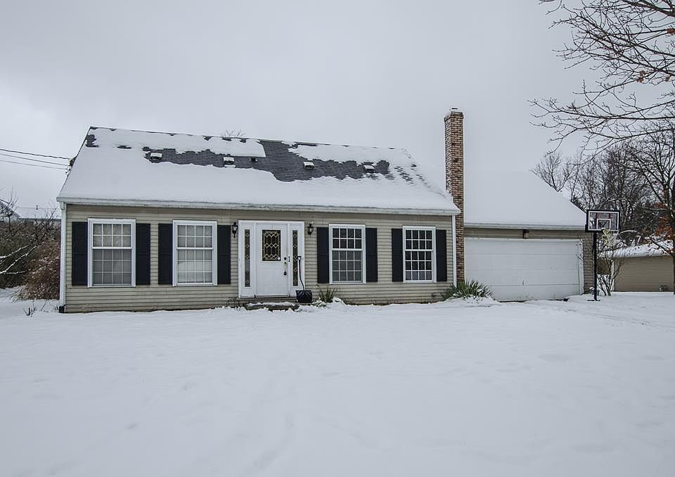1st image of 695 Satinwood Cir N