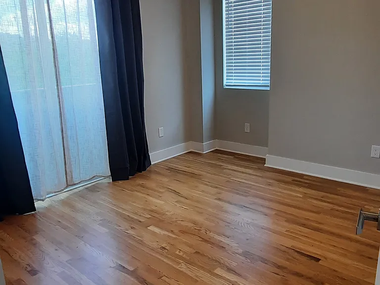 490 W Trinity Ln — Photo 27